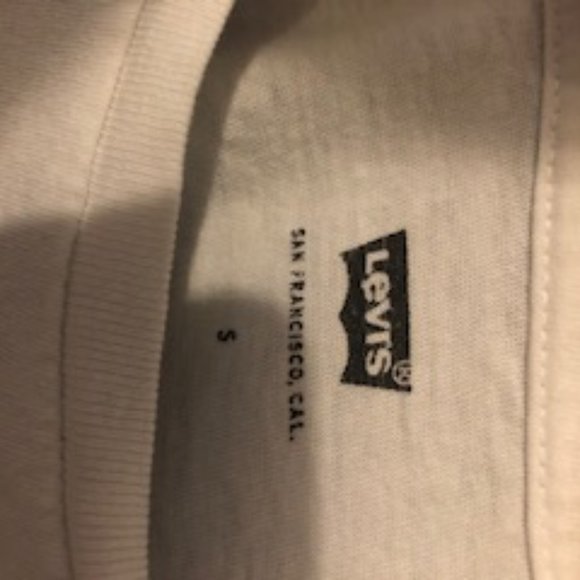 Levis t shirt - Picture 2 of 3